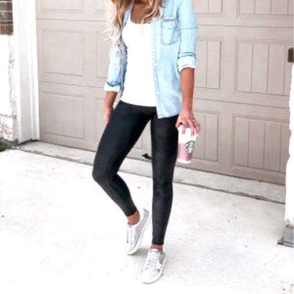 Cute “jean” cardigan - Picture 1 of 2